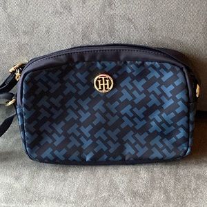 Tommy Hilfiger Nina Camera Crossbody Smooth Nylon New no Tags